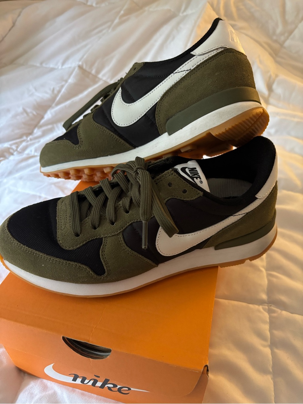 Nike Internationalist Olive Green and Black Low-Top Sneakers - Picture 4 of 6